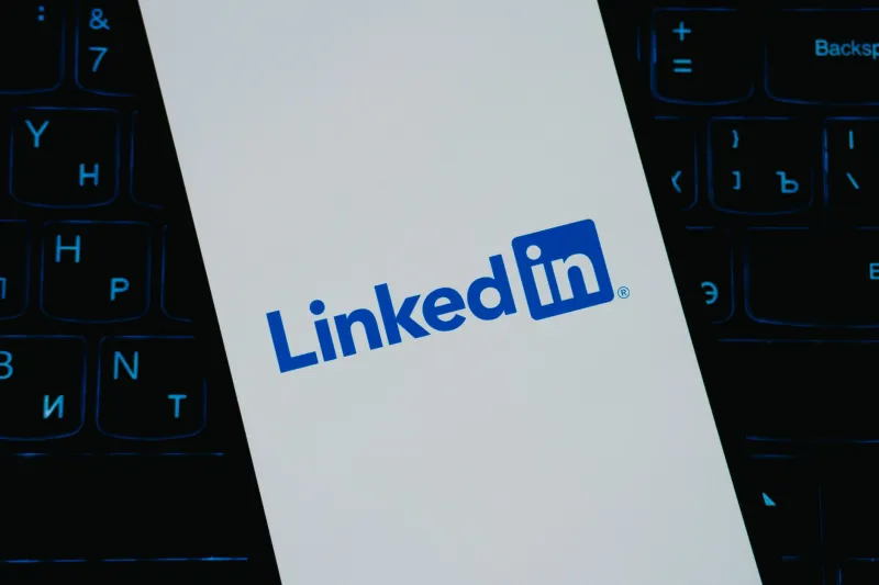 Your Domain, Every Click: Why Smart Marketers Are Ditching Generic Short URLs